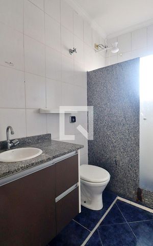 Apartamento para alugar com 60m², 2 quartos e sem vagaBanheiro