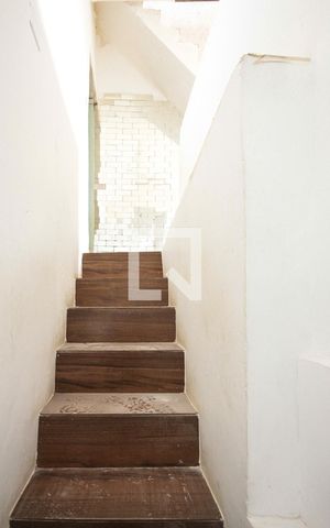 Casa para alugar com 60m², 2 quartos e sem vaga Casa para alugar com 60m², 2 quartos e sem vagaEscadas