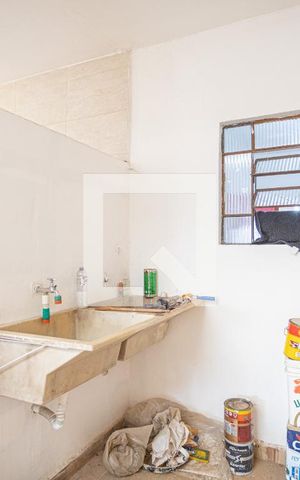 Casa para alugar com 240m², 2 quartos e 1 vagaÁrea de Serviço