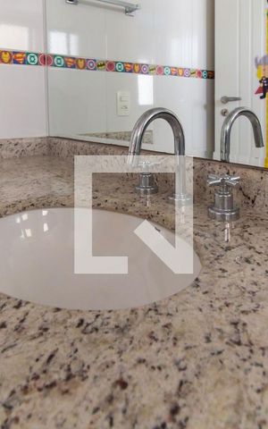 Apartamento à venda com 171m², 3 quartos e 4 vagas Apartamento à venda com 171m², 3 quartos e 4 vagasBanheiro da Suíte 02