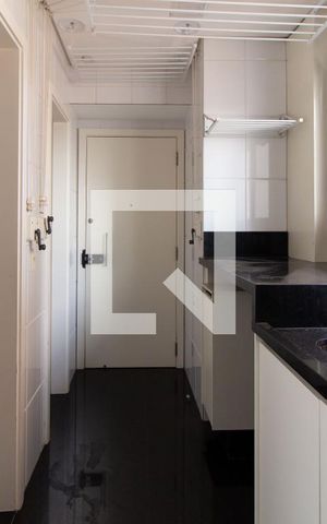 Apartamento à venda com 171m², 3 quartos e 4 vagas Apartamento à venda com 171m², 3 quartos e 4 vagasÁrea de Serviço