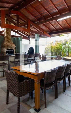 Apartamento à venda com 171m², 3 quartos e 4 vagas Apartamento à venda com 171m², 3 quartos e 4 vagasChurrasqueira