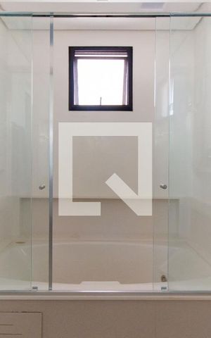 Apartamento à venda com 171m², 3 quartos e 4 vagas Apartamento à venda com 171m², 3 quartos e 4 vagasBanheiro da Suíte 03
