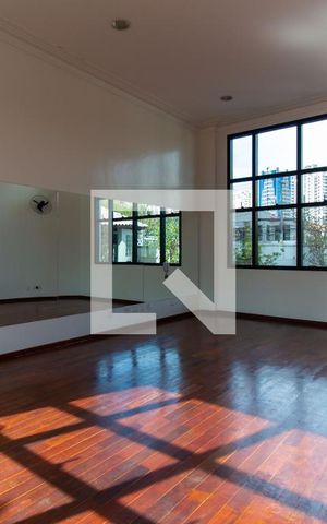 Apartamento à venda com 171m², 3 quartos e 4 vagas Apartamento à venda com 171m², 3 quartos e 4 vagasSala de Ginástica