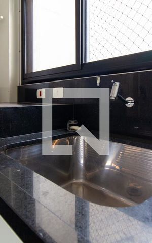 Apartamento à venda com 171m², 3 quartos e 4 vagas Apartamento à venda com 171m², 3 quartos e 4 vagasÁrea de Serviço