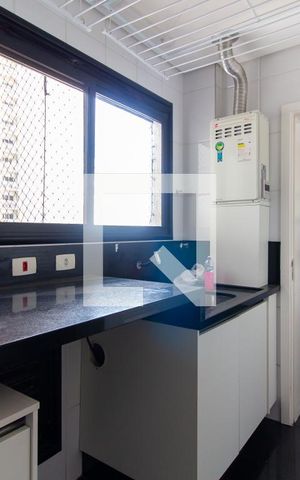 Apartamento à venda com 171m², 3 quartos e 4 vagas Apartamento à venda com 171m², 3 quartos e 4 vagasÁrea de Serviço