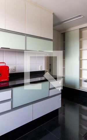 Apartamento à venda com 171m², 3 quartos e 4 vagas Apartamento à venda com 171m², 3 quartos e 4 vagasCozinha
