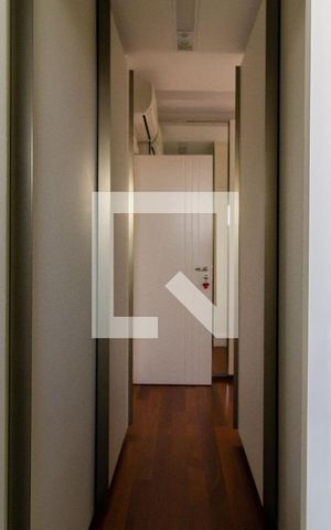 Apartamento à venda com 171m², 3 quartos e 4 vagas Apartamento à venda com 171m², 3 quartos e 4 vagasCloset Suíte 03