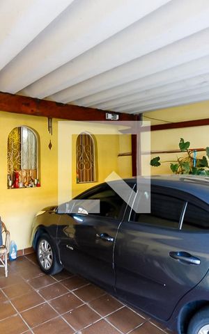 Casa à venda com 100m², 2 quartos e 2 vagas Casa à venda com 100m², 2 quartos e 2 vagasGaragem