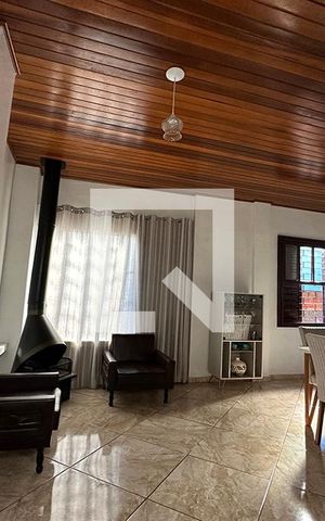 Casa à venda com 115m², 4 quartos e 1 vagaLareira