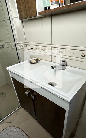Casa à venda com 115m², 4 quartos e 1 vagaPia do Banheiro da Suíte