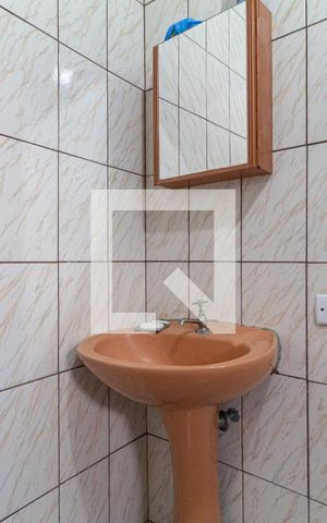 Casa à venda com 213m², 4 quartos e 1 vagaBanheiro da suíte 2