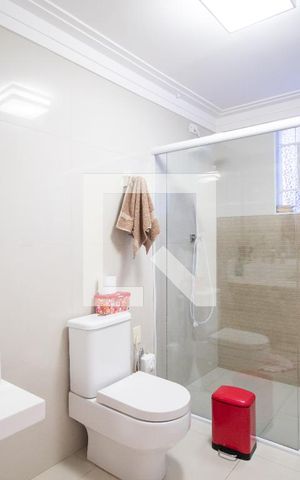 Casa à venda com 206m², 3 quartos e 2 vagasBanheiro da Suíte