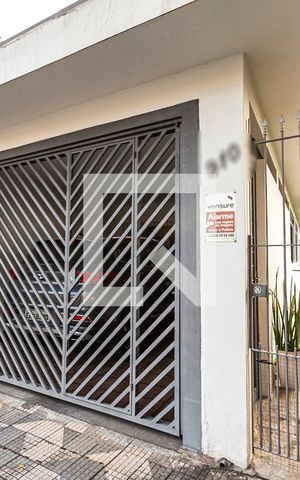 Casa à venda com 280m², 5 quartos e 1 vaga Casa à venda com 280m², 5 quartos e 1 vagaFachada