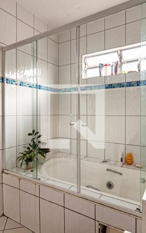 Casa à venda com 280m², 5 quartos e 1 vaga Casa à venda com 280m², 5 quartos e 1 vagaCasa 2 - quarto 2 banheiro