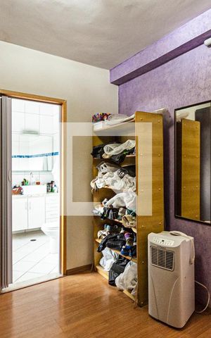 Casa à venda com 280m², 5 quartos e 1 vaga Casa à venda com 280m², 5 quartos e 1 vagaCasa 2 - quarto 2 closet