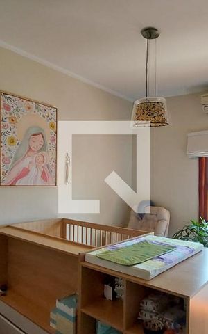 Casa à venda com 353m², 5 quartos e 4 vagas Casa à venda com 353m², 5 quartos e 4 vagasQuarto 2 - Suite