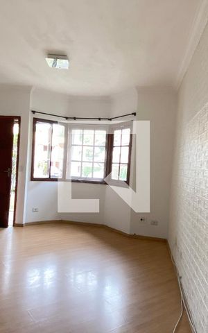 Casa de condomínio para alugar com 66m², 2 quartos e 2 vagasSala