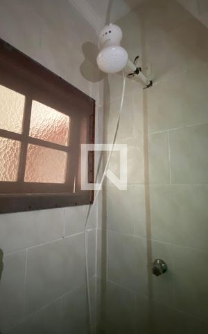 Casa de condomínio para alugar com 66m², 2 quartos e 2 vagasBanheiro