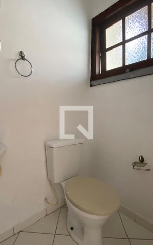Casa de condomínio para alugar com 66m², 2 quartos e 2 vagasLavabo