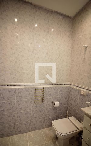 Casa à venda com 240m², 3 quartos e 2 vagasBanheiro Social