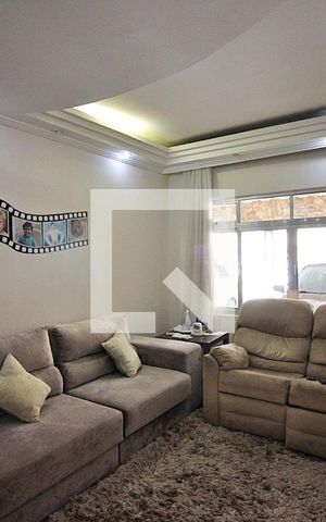 Casa à venda com 240m², 3 quartos e 2 vagasSala 