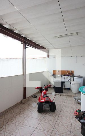 Casa à venda com 240m², 3 quartos e 2 vagasLavanderia
