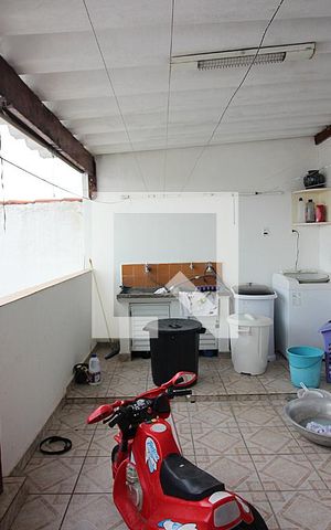 Casa à venda com 240m², 3 quartos e 2 vagasLavanderia