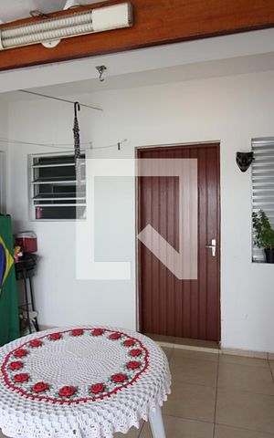 Casa à venda com 240m², 3 quartos e 2 vagasLavanderia Edícula