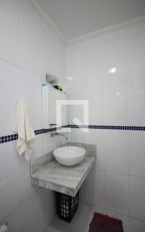 Casa à venda com 240m², 3 quartos e 2 vagasBanheiro da Edícula