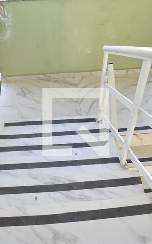 Apartamento para alugar com 58m², 2 quartos e 1 vagaEscada