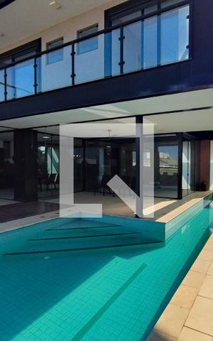 Casa de condomínio à venda com 520m², 4 quartos e 5 vagasPiscina