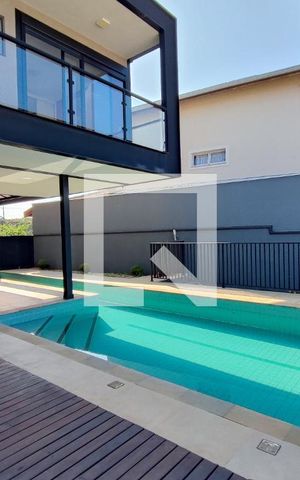Casa de condomínio à venda com 520m², 4 quartos e 5 vagasPiscina