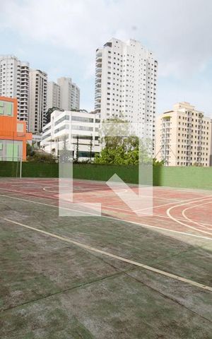 Apartamento à venda com 274m², 3 quartos e 3 vagas Apartamento à venda com 274m², 3 quartos e 3 vagasQuadra Esportiva