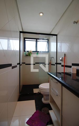 Apartamento à venda com 274m², 3 quartos e 3 vagas Apartamento à venda com 274m², 3 quartos e 3 vagasBanheiro da Suíte 1