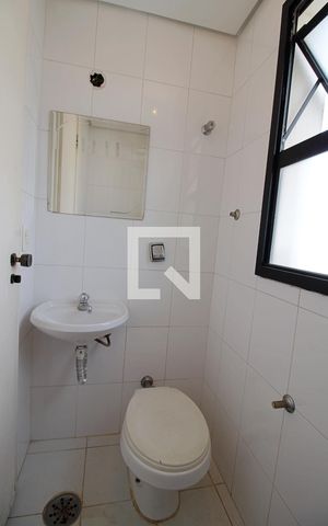 Apartamento à venda com 274m², 3 quartos e 3 vagas Apartamento à venda com 274m², 3 quartos e 3 vagasBanheiro de serviço