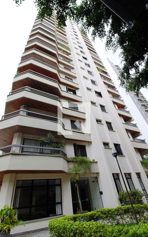 Apartamento à venda com 274m², 3 quartos e 3 vagas Apartamento à venda com 274m², 3 quartos e 3 vagasFachada do bloco