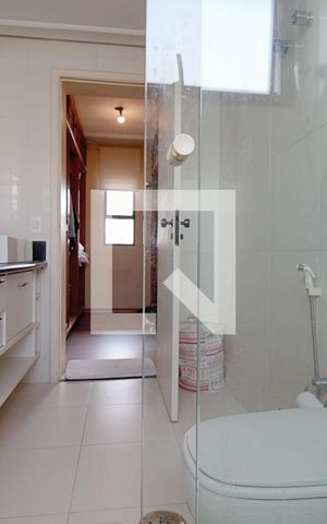 Apartamento à venda com 274m², 3 quartos e 3 vagas Apartamento à venda com 274m², 3 quartos e 3 vagasBanheiro da Suíte 2