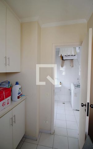 Apartamento à venda com 274m², 3 quartos e 3 vagas Apartamento à venda com 274m², 3 quartos e 3 vagasÁrea de Serviço