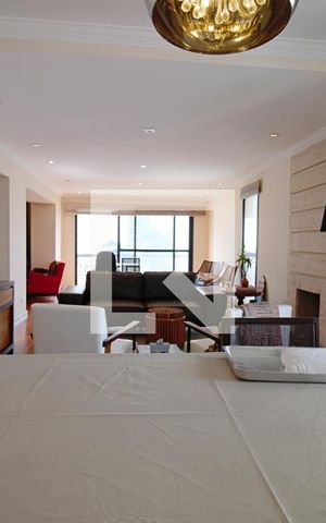 Apartamento à venda com 274m², 3 quartos e 3 vagas Apartamento à venda com 274m², 3 quartos e 3 vagasSala