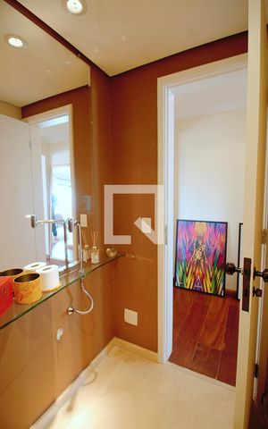 Apartamento à venda com 274m², 3 quartos e 3 vagas Apartamento à venda com 274m², 3 quartos e 3 vagasLavabo