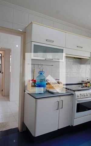 Apartamento à venda com 274m², 3 quartos e 3 vagas Apartamento à venda com 274m², 3 quartos e 3 vagasCozinha