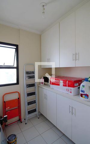 Apartamento à venda com 274m², 3 quartos e 3 vagas Apartamento à venda com 274m², 3 quartos e 3 vagasÁrea de Serviço