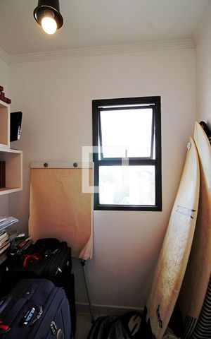 Apartamento à venda com 274m², 3 quartos e 3 vagas Apartamento à venda com 274m², 3 quartos e 3 vagasQuarto de Serviço