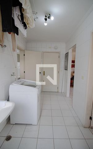 Apartamento à venda com 274m², 3 quartos e 3 vagas Apartamento à venda com 274m², 3 quartos e 3 vagasÁrea de Serviço