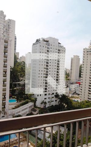 Apartamento à venda com 274m², 3 quartos e 3 vagas Apartamento à venda com 274m², 3 quartos e 3 vagasVaranda da Suíte 2