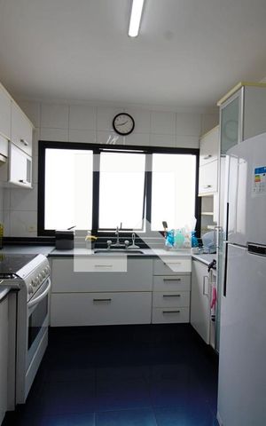 Apartamento à venda com 274m², 3 quartos e 3 vagas Apartamento à venda com 274m², 3 quartos e 3 vagasCozinha