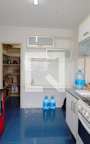 Apartamento à venda com 274m², 3 quartos e 3 vagas Apartamento à venda com 274m², 3 quartos e 3 vagasCozinha