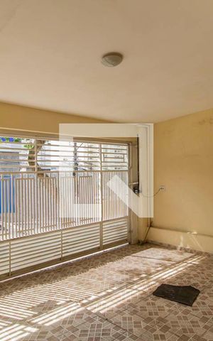 Casa à venda com 160m², 2 quartos e 3 vagas Casa à venda com 160m², 2 quartos e 3 vagasGaragem
