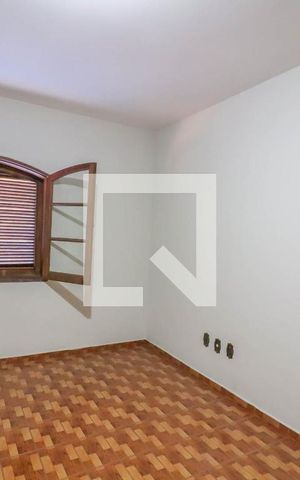 Casa à venda com 280m², 4 quartos e 3 vagas Casa à venda com 280m², 4 quartos e 3 vagasSuíte